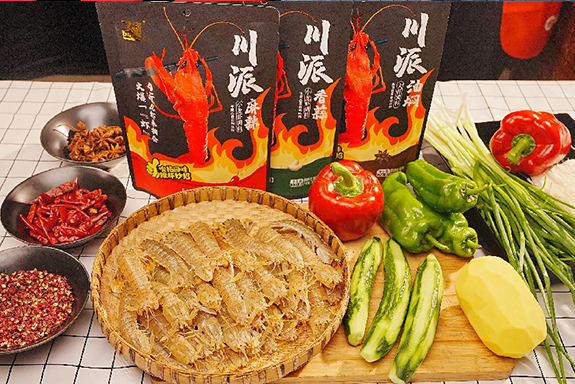 金宮，金宮雞精，金宮味精，金宮火鍋底料，金宮香腸臘肉調(diào)料，金宮小龍蝦調(diào)料，金宮魚(yú)調(diào)料，金宮調(diào)料定制，金宮調(diào)味品定制