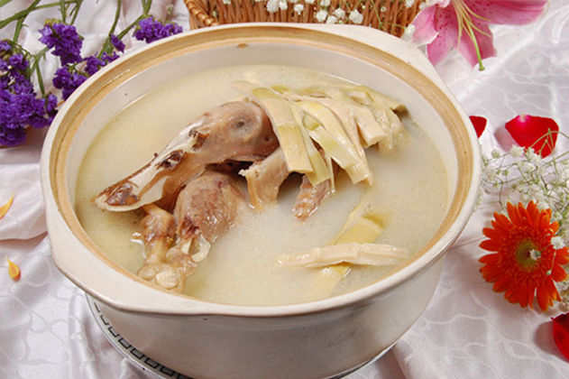 金宮，金宮雞精，金宮味精，金宮火鍋底料，金宮香腸臘肉調(diào)料，金宮小龍蝦調(diào)料，金宮魚(yú)調(diào)料，金宮調(diào)料定制，金宮調(diào)味品定制